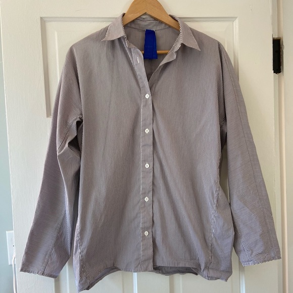 Kit and Ace Tops - Kit and Ace Oversized Stretchy Button Up Size S